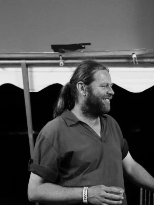 Bénévole - sous tonnelle